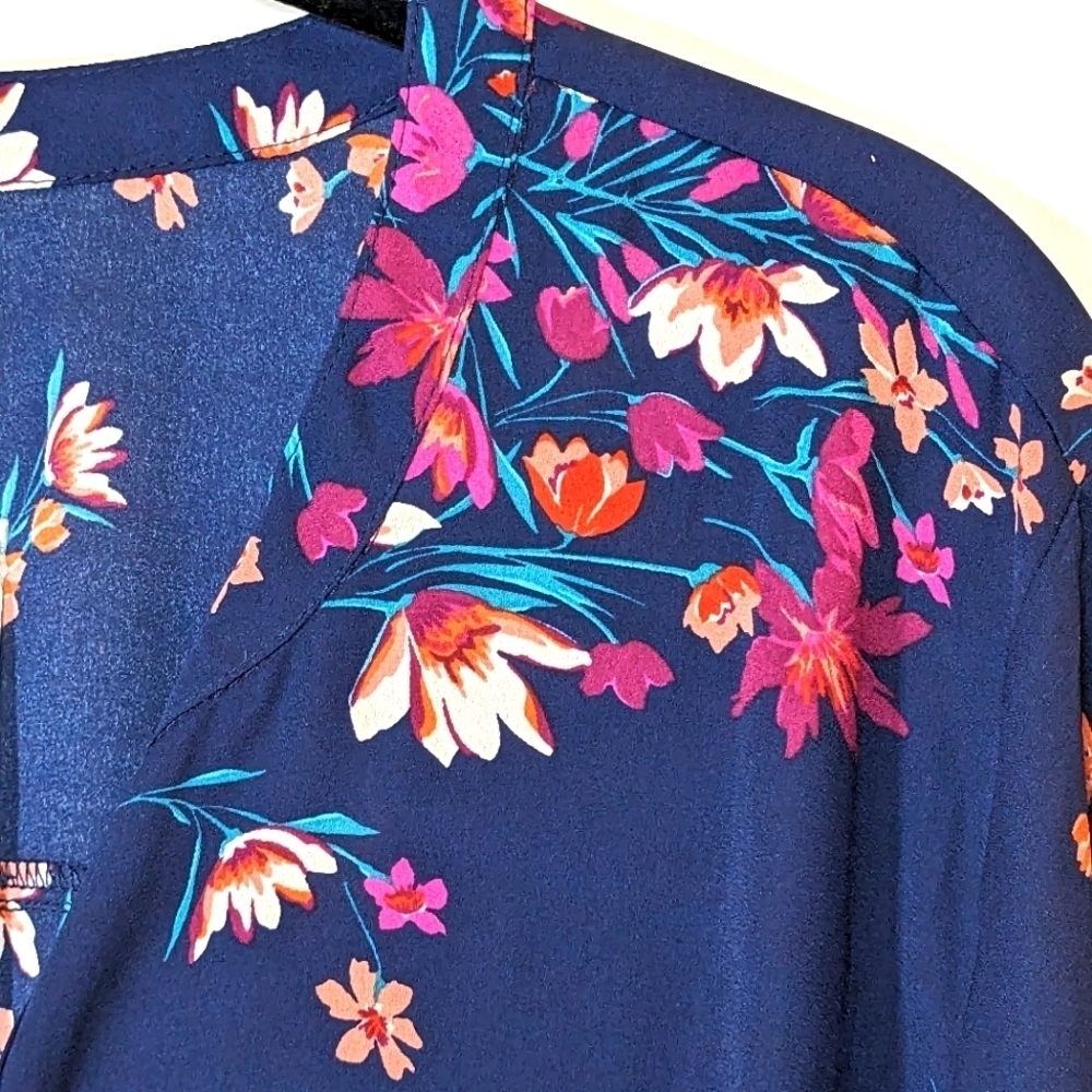 New With Tags Torrid Georgette Pintuck Button-Front Blue Floral Blouse Size 3X - Picture 11 of 13